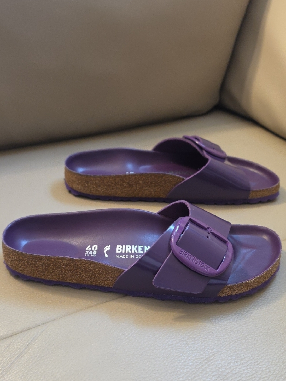Birkenstock Madrid Big Buckle in a high-shine, Purple Dustk Or Açai, 9, Preowned - Picture 10 of 11